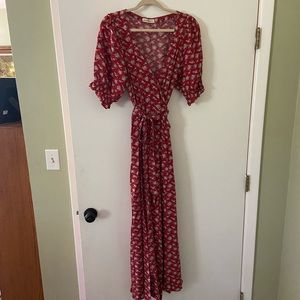Natural Life red floral maxi wrap dress size Large. NWOT